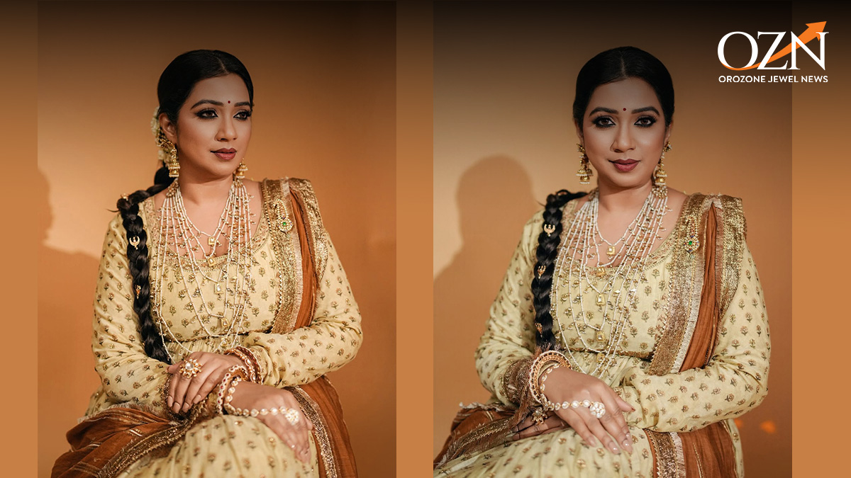 Shreya Ghoshal in Tribe by Amrapali Layered Necklaces Define Dense Composition